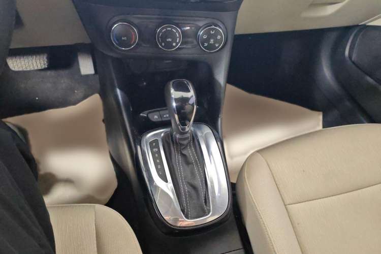 Used Buick Excelle 2020 15N CVT Elite Edition Interior 5