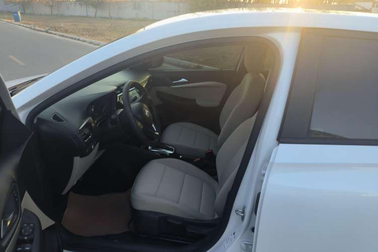 Used Buick Excelle 2020 15N CVT Elite Edition Interior 7
