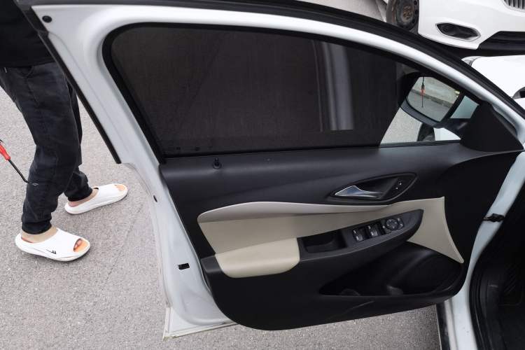Used Buick Excelle 2020 15N CVT Elite Edition Left Front Door Interior