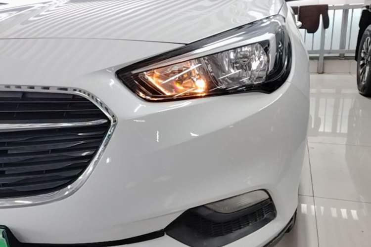 Used Buick Excelle 2020 15N CVT Elite Edition Left Front Headlight