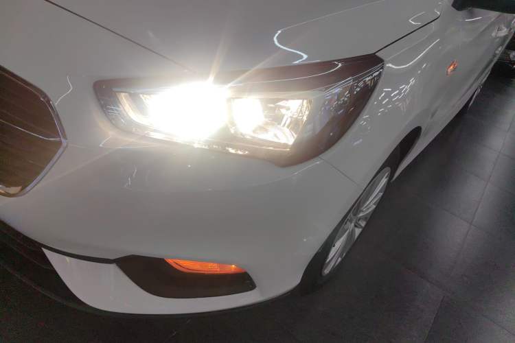 Used Buick Excelle 2020 15N CVT Elite Edition Left Front Headlight
