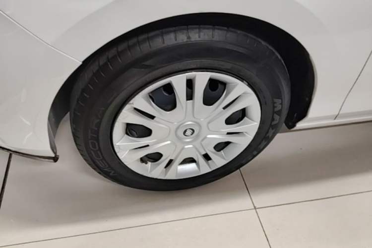 Used Buick Excelle 2020 15N CVT Elite Edition Left Front Wheel Hub