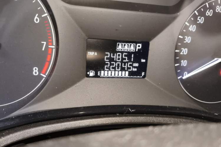 Used Buick Excelle 2020 15N CVT Elite Edition Odometer Close Up