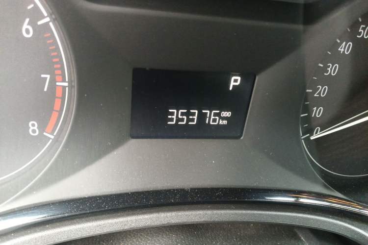 Used Buick Excelle 2020 15N CVT Elite Edition Odometer Close Up