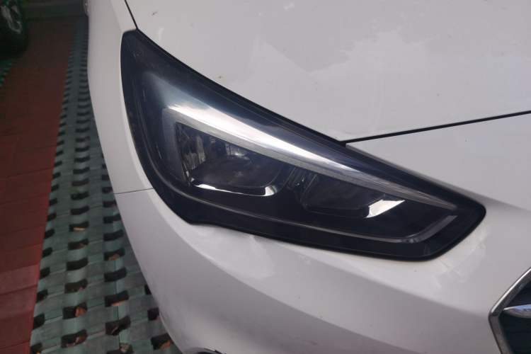 Used Buick Excelle 2020 15N CVT Elite Edition Right Front Headlight