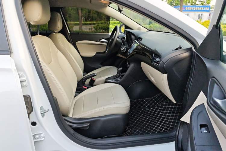 Used Buick Excelle 2020 15N CVT Elite Edition Right Front Seat