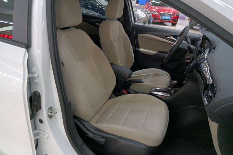 Used Buick Excelle 2020 15N CVT Elite Edition Right Front Seat