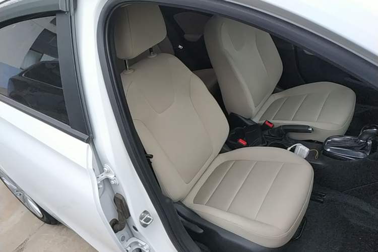 Used Buick Excelle 2020 15N CVT Elite Edition Right Front Seat