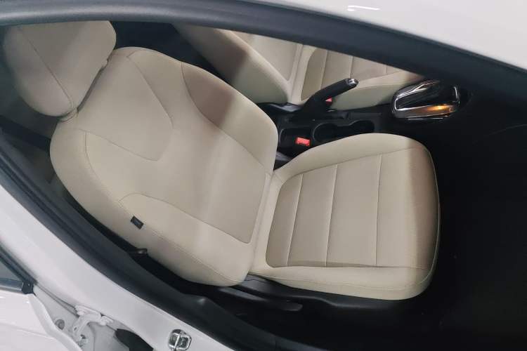 Used Buick Excelle 2020 15N CVT Elite Edition Right Front Seat