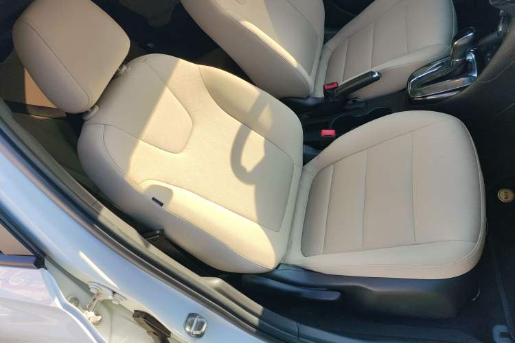 Used Buick Excelle 2020 15N CVT Elite Edition Right Front Seat