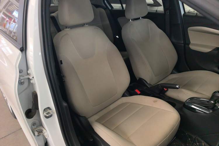 Used Buick Excelle 2020 15N CVT Elite Edition Right Front Seat