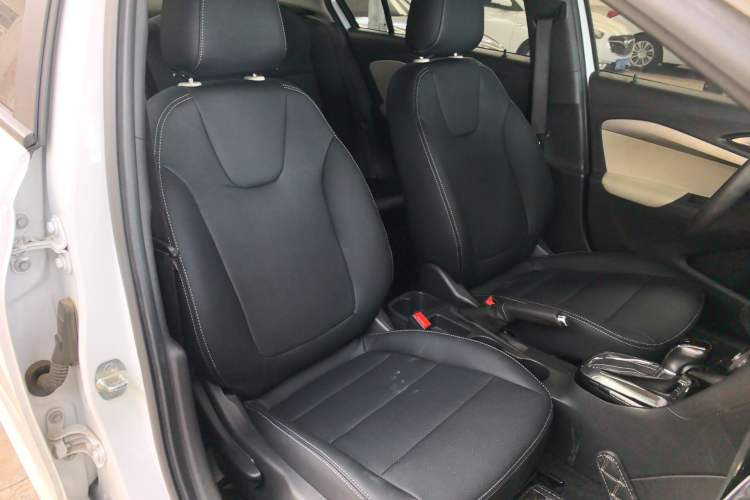 Used Buick Excelle 2020 15N CVT Elite Edition Right Front Seat