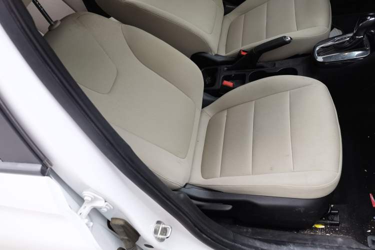 Used Buick Excelle 2020 15N CVT Elite Edition Right Front Seat