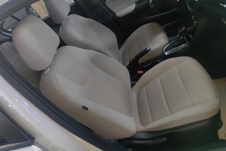 Used Buick Excelle 2020 15N CVT Elite Edition Right Front Seat
