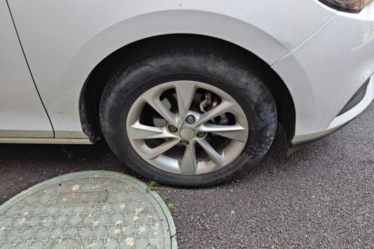 Used Buick Excelle 2020 15N CVT Elite Edition Right Front Wheel Hub