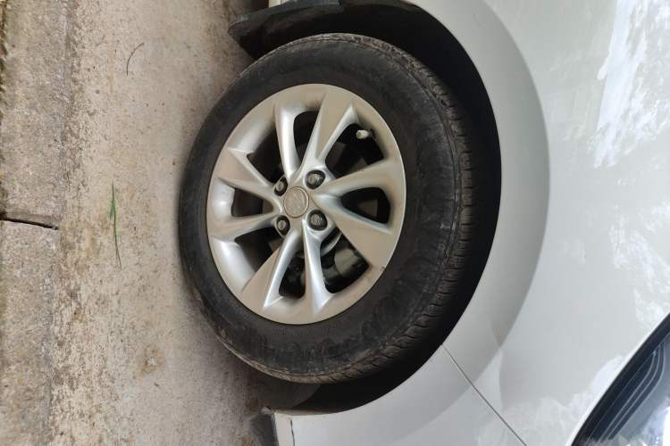 Used Buick Excelle 2020 15N CVT Elite Edition Right Front Wheel Hub
