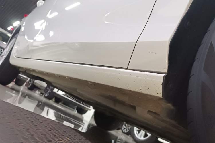 Used Buick Excelle 2020 15N CVT Elite Edition Right Side Sill