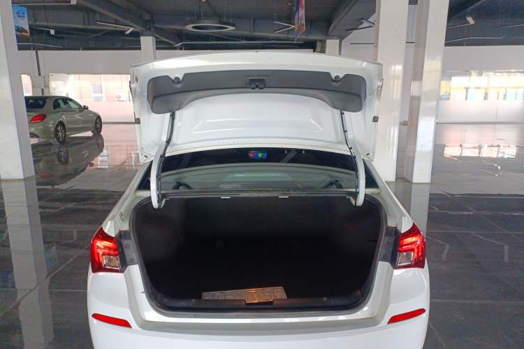 Used Buick Excelle 2020 15N CVT Elite Edition Trunk