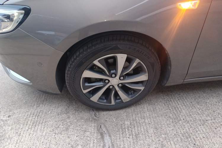 Used Buick Excelle GX 2018 18T Automatic Elite Model Left Front Wheel Hub
