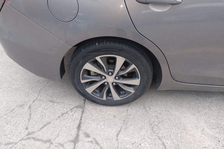Used Buick Excelle GX 2018 18T Automatic Elite Model Right Rear Wheel Hub