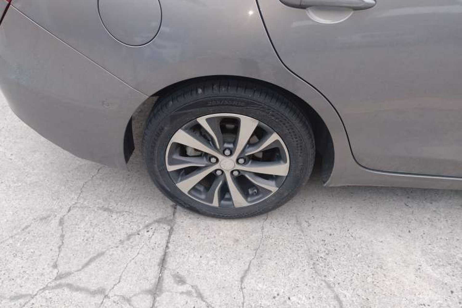 Used Buick Excelle GX 2018 18T Automatic Elite Model Right Rear Wheel Hub