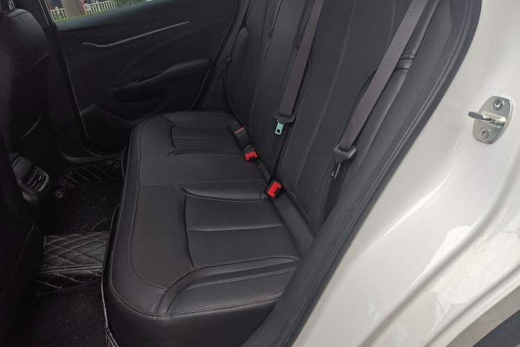 Used Buick Excelle GX 2019 18T Automatic Connected Elite Model China VI Standard Left Rear Seat