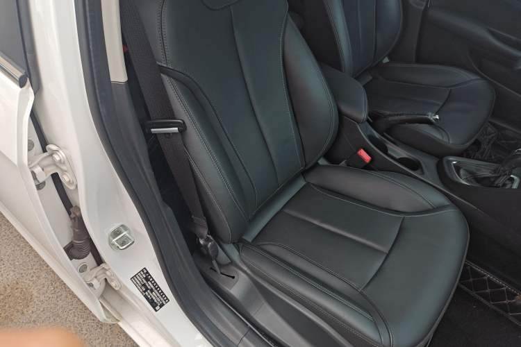 Used Buick Excelle GX 2019 18T Automatic Connected Elite Model China VI Standard Right Front Seat