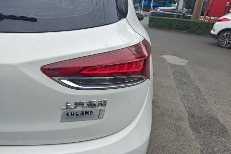 Used Buick Excelle GX 2019 18T Automatic Connected Elite Model China VI Standard Right Rear Taillight