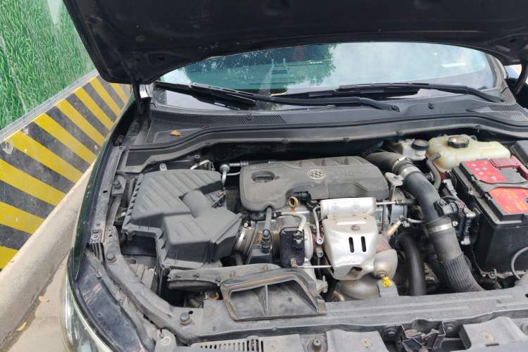 Used Buick Excelle GX 2018 18T Automatic Elite Model Engine Bay Right