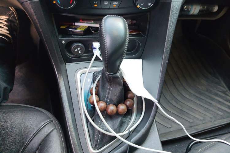 Used Buick Excelle GX 2018 18T Automatic Elite Model Gear Lever