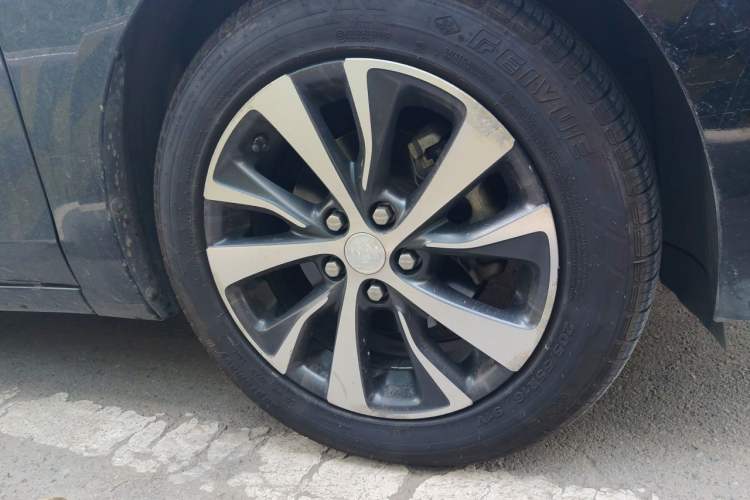 Used Buick Excelle GX 2018 18T Automatic Elite Model Right Front Wheel Hub