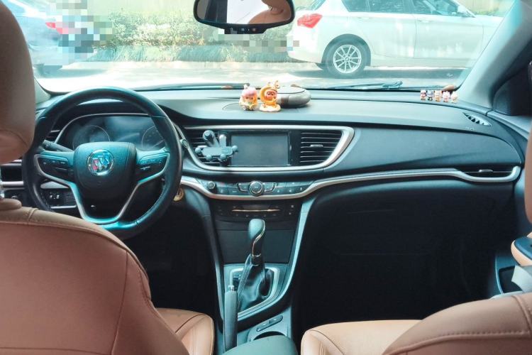 Used Buick Excelle GX 2018 18T Automatic Flagship Model Center Console
