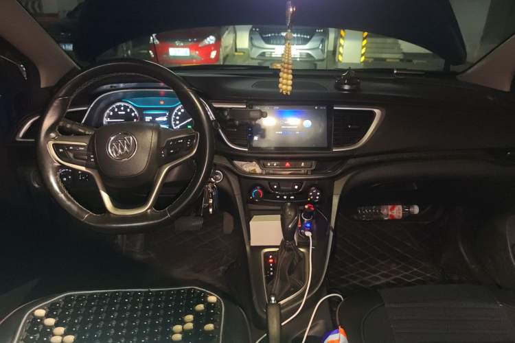 Used Buick Excelle GX 2018 18T Automatic Elite Model Center Console