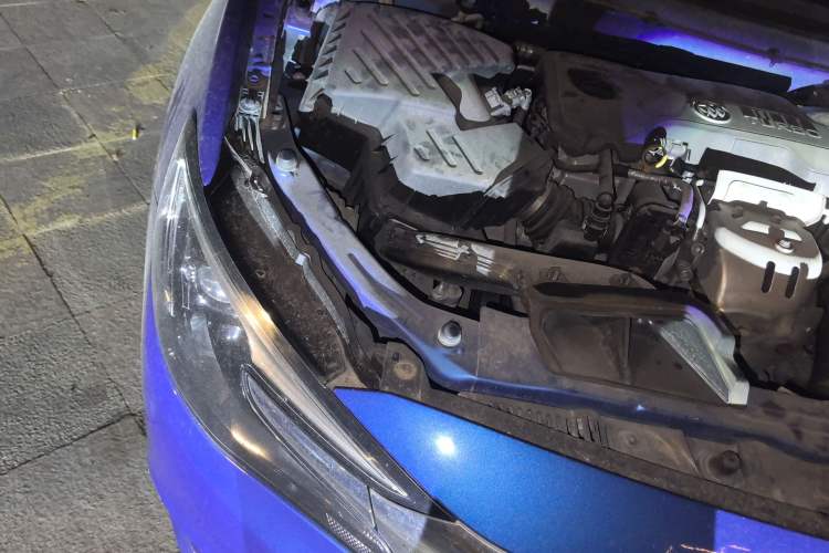 Used Buick Excelle GX 2018 18T Automatic Flagship Model Engine Bay Right
