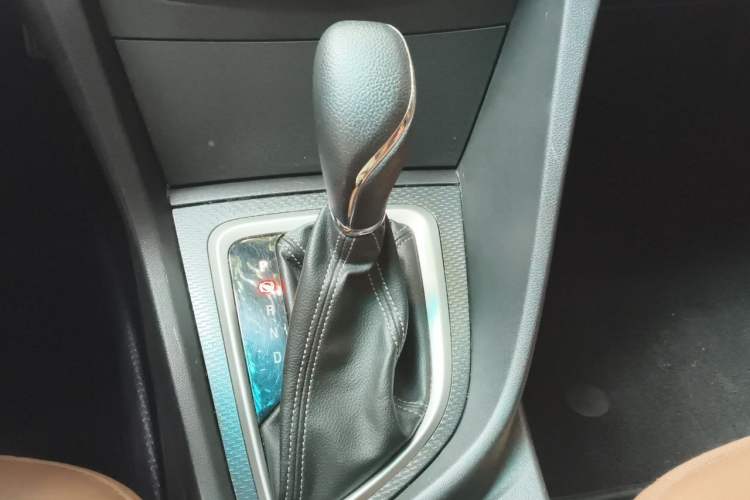 Used Buick Excelle GX 2018 18T Automatic Flagship Model Gear Lever