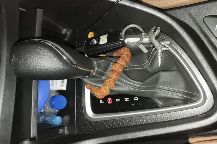 Used Buick Excelle GX 2018 18T Automatic Flagship Model Gear Lever