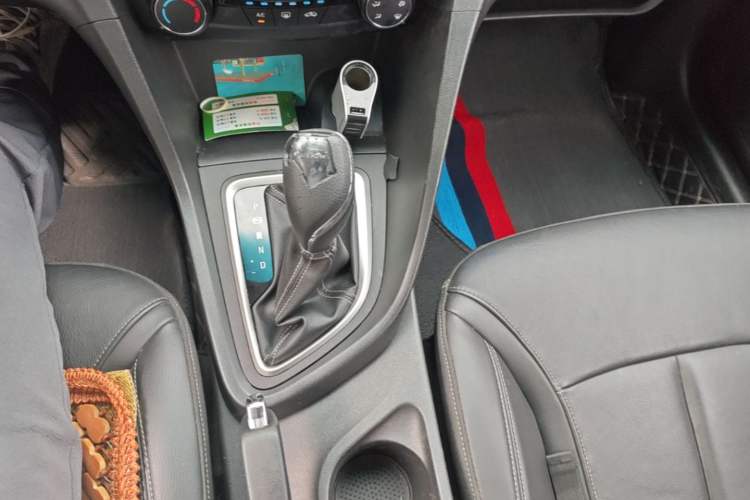 Used Buick Excelle GX 2018 18T Automatic Elite Model Gear Lever
