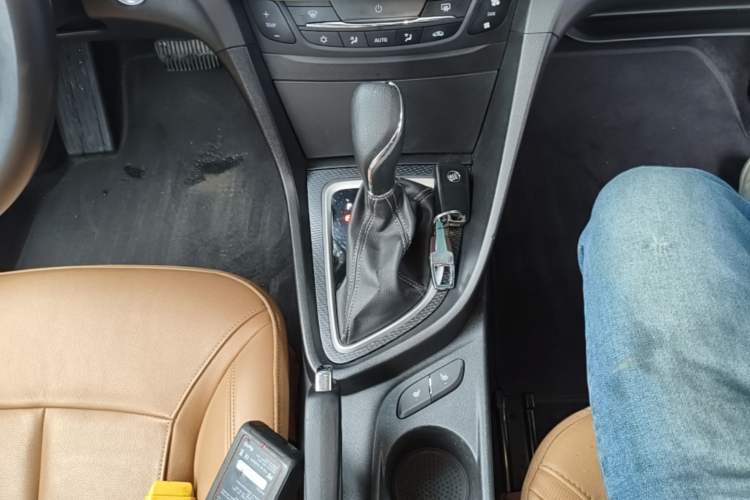 Used Buick Excelle GX 2018 18T Automatic Flagship Model Gear Lever