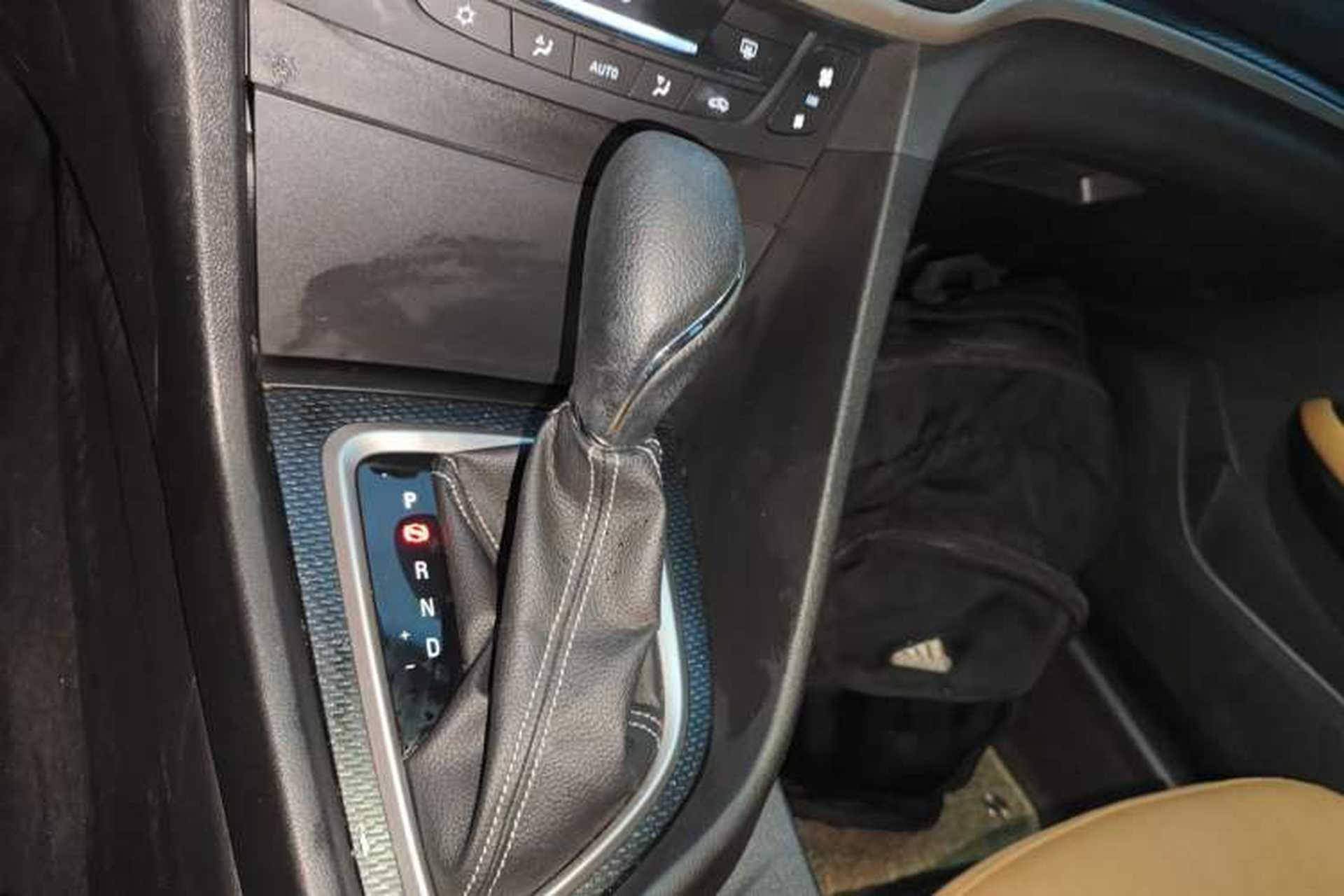 Used Buick Excelle GX 2018 18T Automatic Flagship Model Gear Lever
