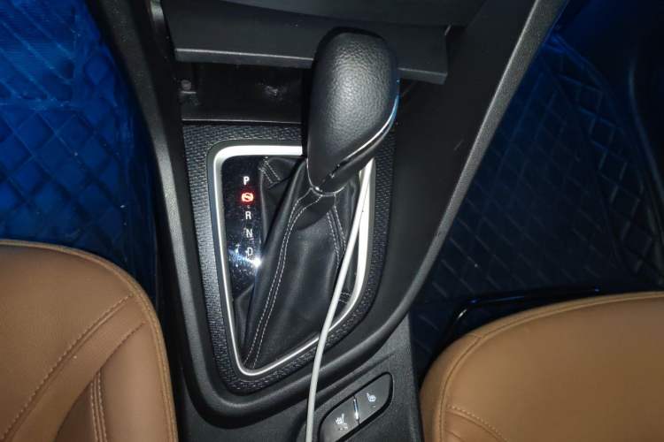 Used Buick Excelle GX 2018 18T Automatic Flagship Model Gear Lever
