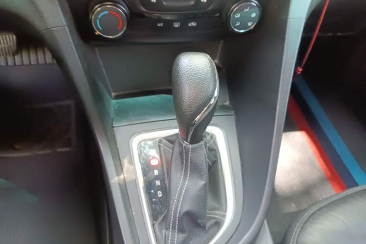 Used Buick Excelle GX 2018 18T Automatic Elite Model Gear Lever