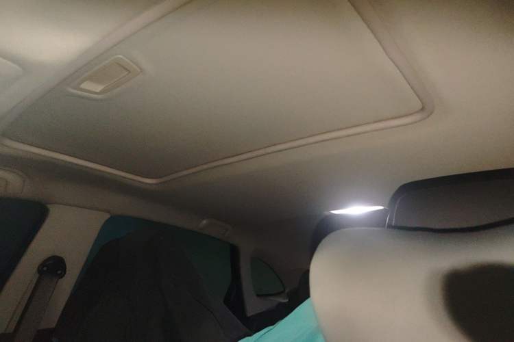 Used Buick Excelle GX 2018 18T Automatic Elite Model Headliner