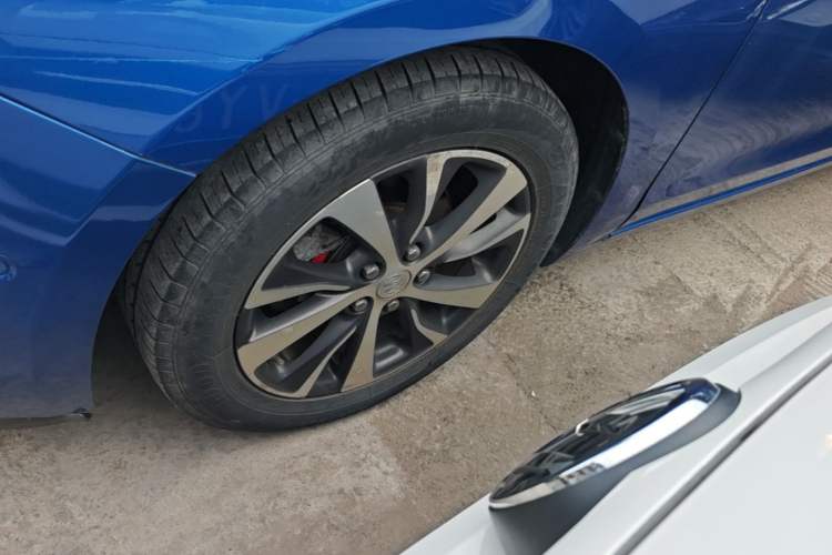 Used Buick Excelle GX 2018 18T Automatic Elite Model Left Front Wheel Hub