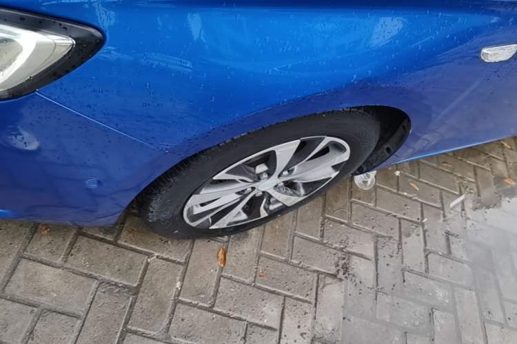 Used Buick Excelle GX 2018 18T Automatic Flagship Model Left Front Wheel Hub