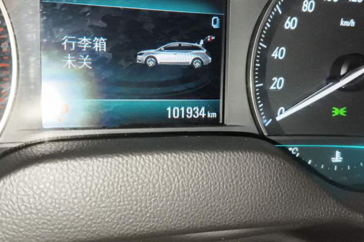 Used Buick Excelle GX 2018 18T Automatic Flagship Model Odometer Close Up