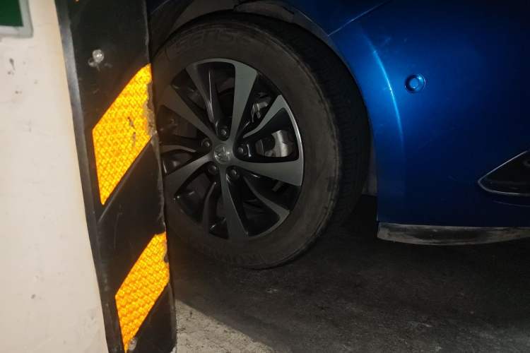Used Buick Excelle GX 2018 18T Automatic Elite Model Right Front Wheel Hub