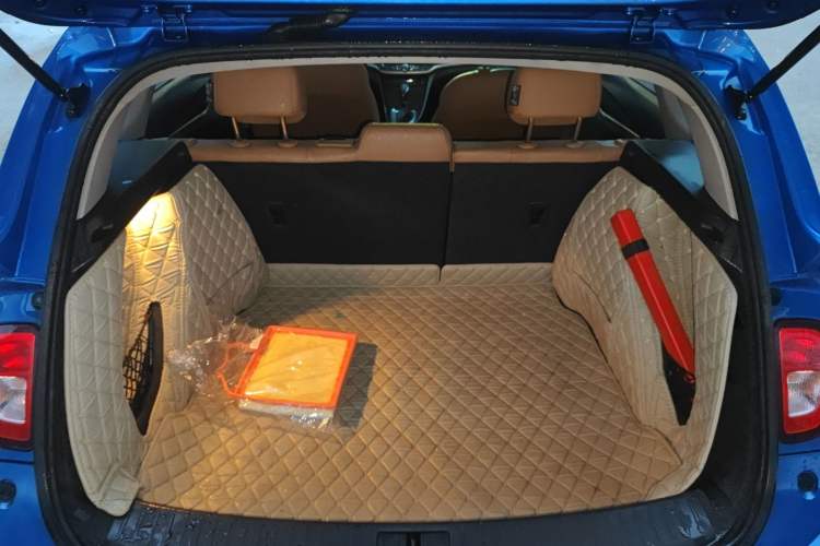 Used Buick Excelle GX 2018 18T Automatic Flagship Model Trunk