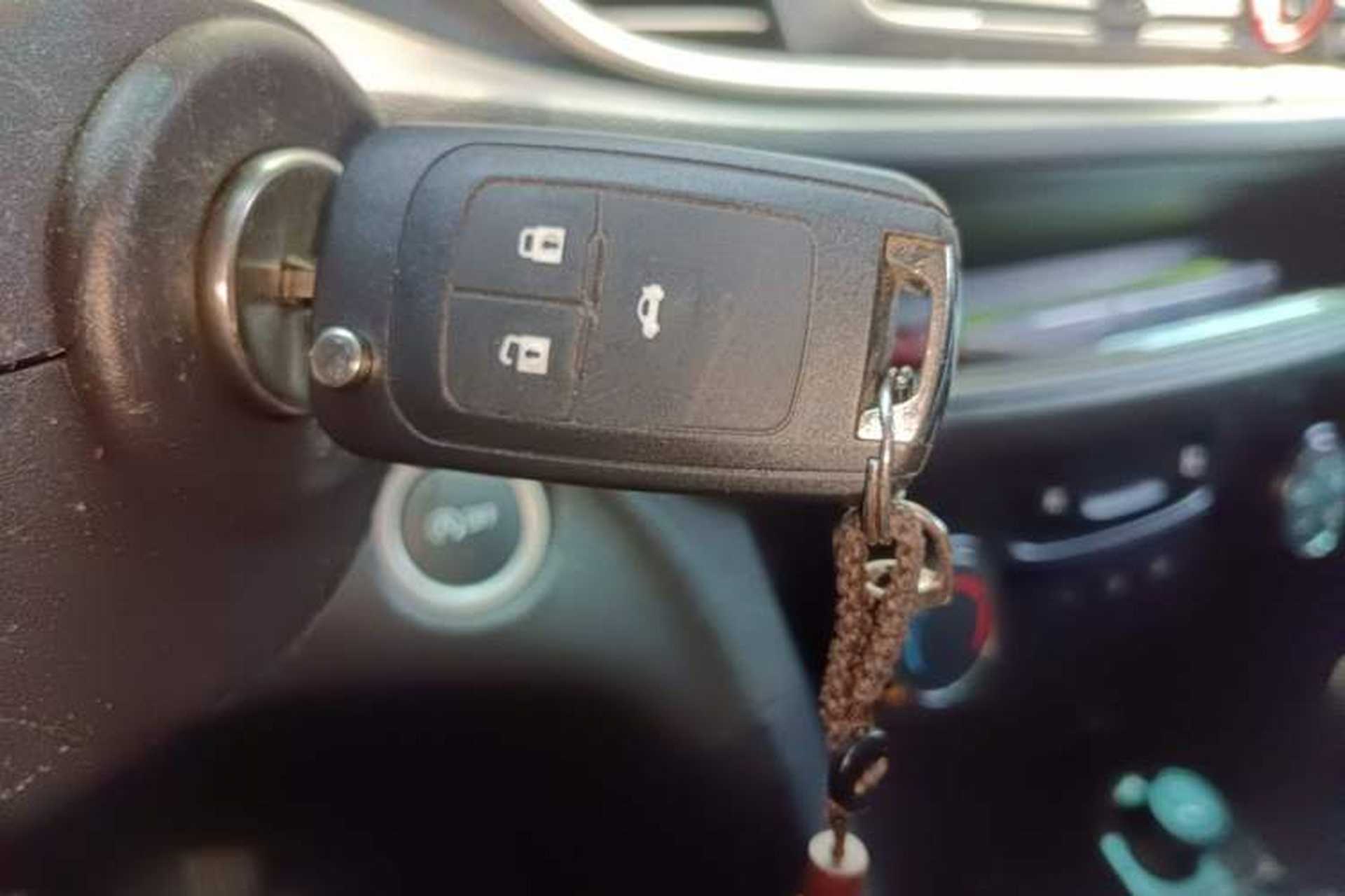 Used Buick Excelle GX 2018 18T Automatic Elite Model Vehicle Key
