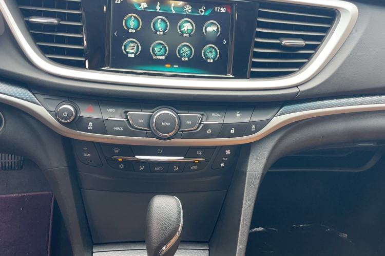 Used Buick Excelle GX 2018 18T Automatic Flagship Model Audio And AC Panel