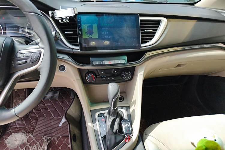 Used Buick Excelle GX 2018 15T Dual-Clutch Elite Model Audio And AC Panel